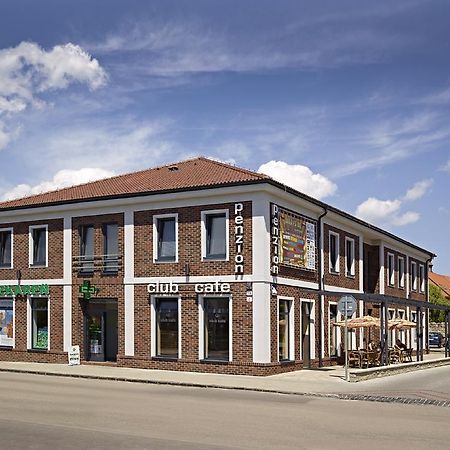 Penzion Club Skalica Exteriör bild