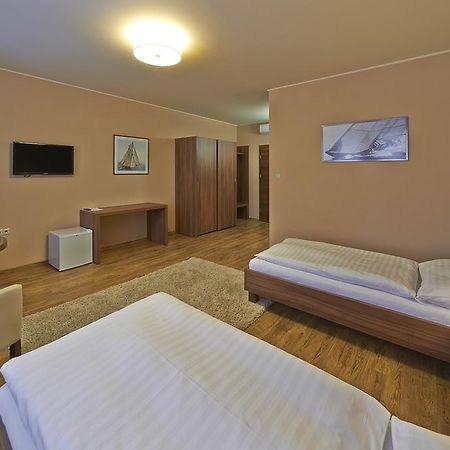 Penzion Club Skalica Exteriör bild