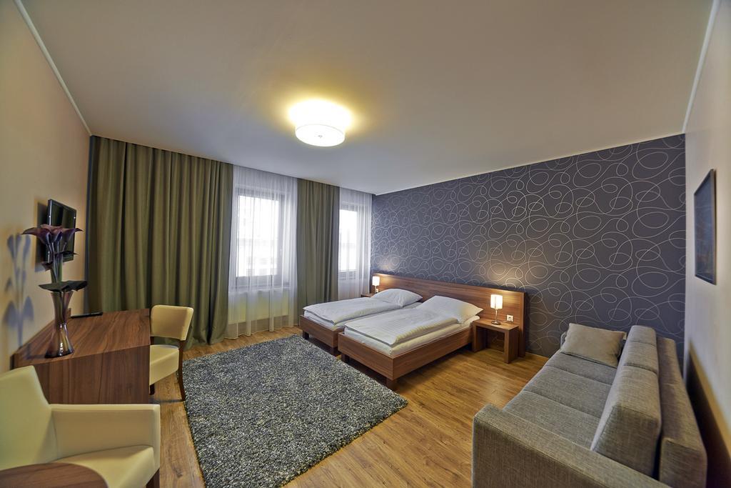 Penzion Club Skalica Exteriör bild